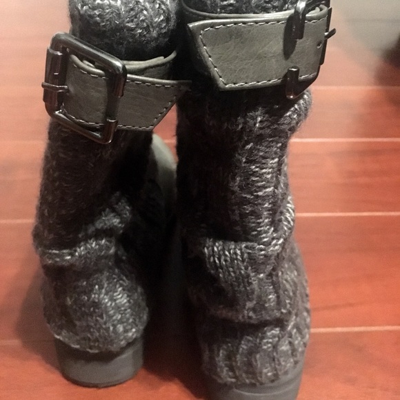 Vintage 93 Gray Cuffed Mid-Calf Boots (size 7) - Picture 4 of 6